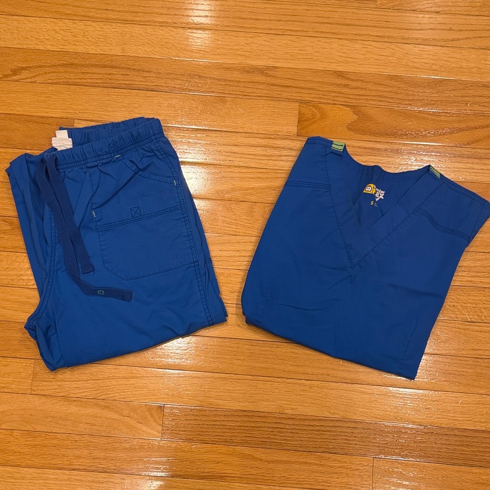 Women’s wonderwink blue scrub set
